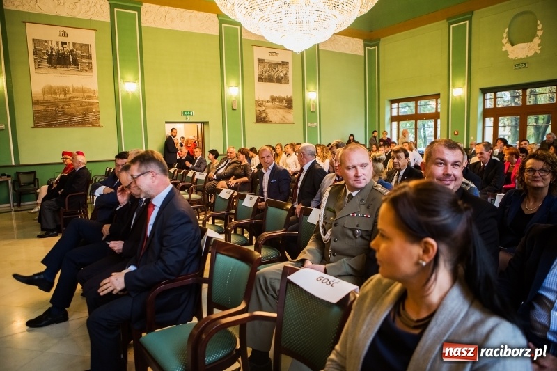 Zdjęcie w galerii na portalu naszraciborz.pl: Uroczysta inauguracja nowego roku akademickiego w PWSZ w Raciborzu  wiadomości z regionu
