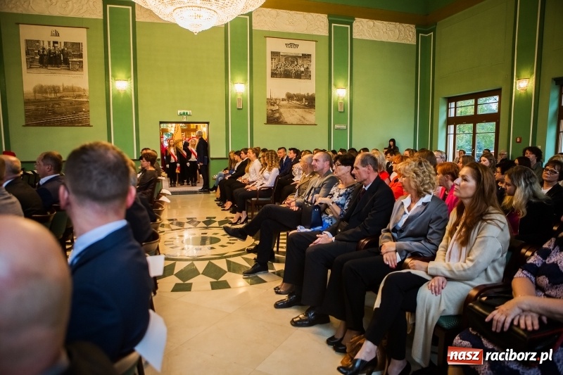 Zdjęcie w galerii na portalu naszraciborz.pl: Uroczysta inauguracja nowego roku akademickiego w PWSZ w Raciborzu  wiadomości z regionu