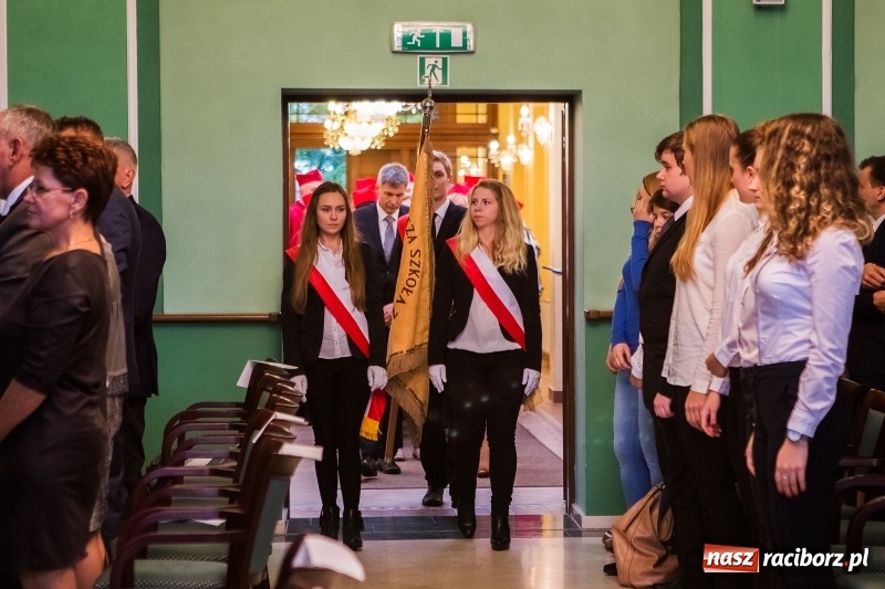 Zdjęcie w galerii na portalu naszraciborz.pl: Uroczysta inauguracja nowego roku akademickiego w PWSZ w Raciborzu  wiadomości z regionu