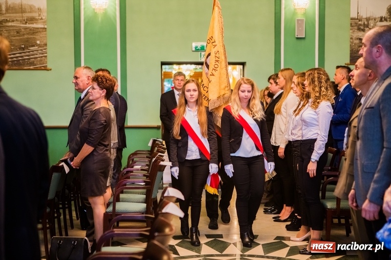 Zdjęcie w galerii na portalu naszraciborz.pl: Uroczysta inauguracja nowego roku akademickiego w PWSZ w Raciborzu  wiadomości z regionu