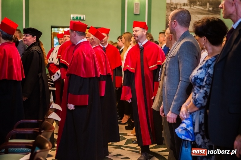 Zdjęcie w galerii na portalu naszraciborz.pl: Uroczysta inauguracja nowego roku akademickiego w PWSZ w Raciborzu  wiadomości z regionu