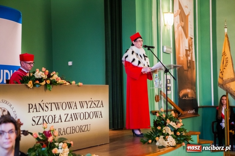 Zdjęcie w galerii na portalu naszraciborz.pl: Uroczysta inauguracja nowego roku akademickiego w PWSZ w Raciborzu  wiadomości z regionu