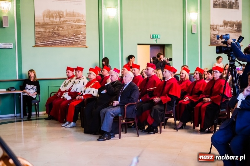 Zdjęcie w galerii na portalu naszraciborz.pl: Uroczysta inauguracja nowego roku akademickiego w PWSZ w Raciborzu  wiadomości z regionu