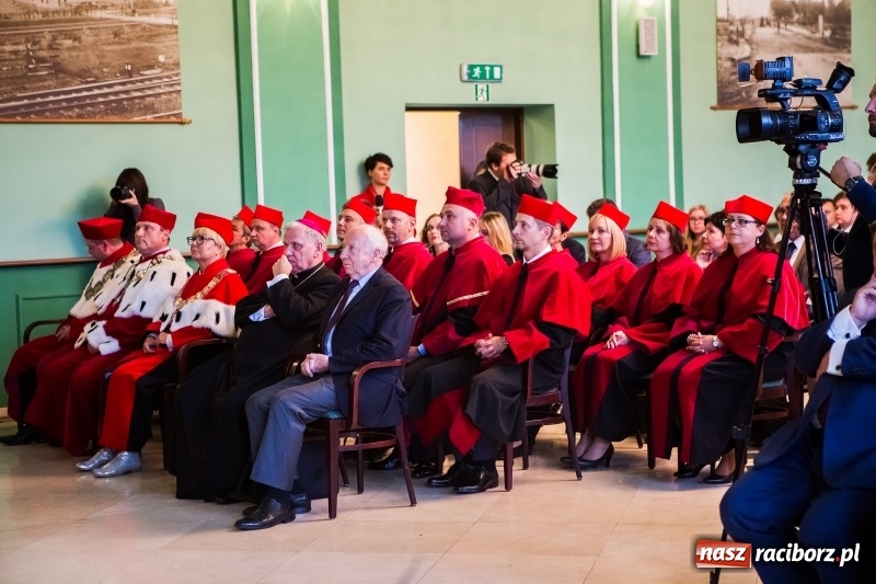 Zdjęcie w galerii na portalu naszraciborz.pl: Uroczysta inauguracja nowego roku akademickiego w PWSZ w Raciborzu  wiadomości z regionu