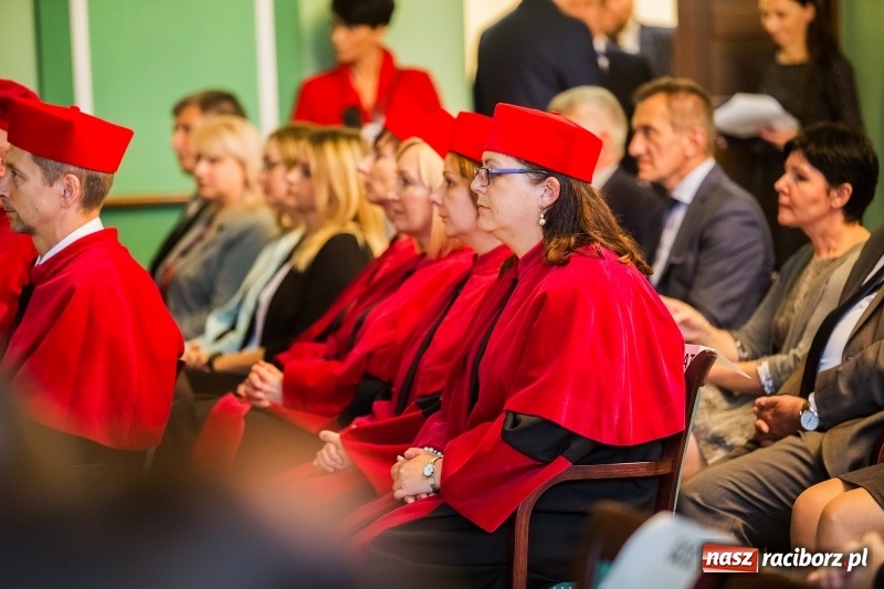 Zdjęcie w galerii na portalu naszraciborz.pl: Uroczysta inauguracja nowego roku akademickiego w PWSZ w Raciborzu  wiadomości z regionu