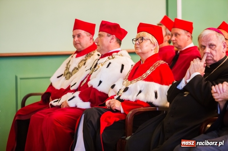 Zdjęcie w galerii na portalu naszraciborz.pl: Uroczysta inauguracja nowego roku akademickiego w PWSZ w Raciborzu  wiadomości z regionu