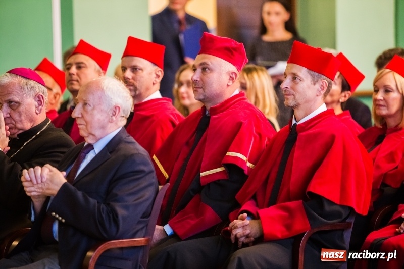 Zdjęcie w galerii na portalu naszraciborz.pl: Uroczysta inauguracja nowego roku akademickiego w PWSZ w Raciborzu  wiadomości z regionu