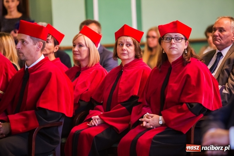 Zdjęcie w galerii na portalu naszraciborz.pl: Uroczysta inauguracja nowego roku akademickiego w PWSZ w Raciborzu  wiadomości z regionu