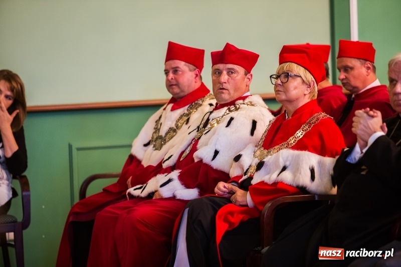 Zdjęcie w galerii na portalu naszraciborz.pl: Uroczysta inauguracja nowego roku akademickiego w PWSZ w Raciborzu  wiadomości z regionu