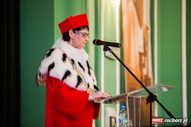 Zdjęcie w galerii na portalu naszraciborz.pl: Uroczysta inauguracja nowego roku akademickiego w PWSZ w Raciborzu  wiadomości z regionu