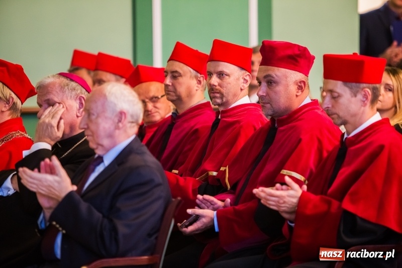 Zdjęcie w galerii na portalu naszraciborz.pl: Uroczysta inauguracja nowego roku akademickiego w PWSZ w Raciborzu  wiadomości z regionu