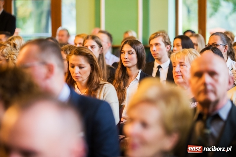 Zdjęcie w galerii na portalu naszraciborz.pl: Uroczysta inauguracja nowego roku akademickiego w PWSZ w Raciborzu  wiadomości z regionu