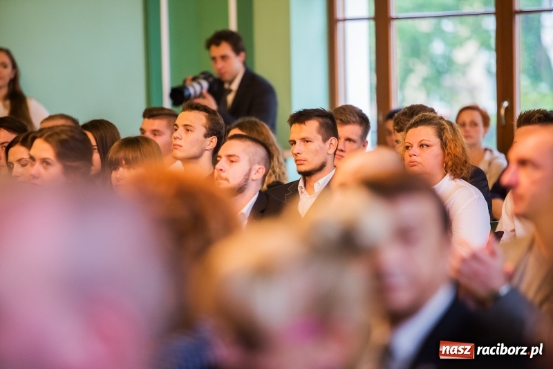 Zdjęcie w galerii na portalu naszraciborz.pl: Uroczysta inauguracja nowego roku akademickiego w PWSZ w Raciborzu  wiadomości z regionu