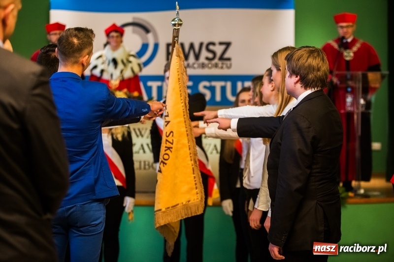 Zdjęcie w galerii na portalu naszraciborz.pl: Uroczysta inauguracja nowego roku akademickiego w PWSZ w Raciborzu  wiadomości z regionu