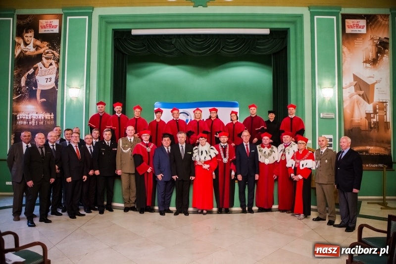 Zdjęcie w galerii na portalu naszraciborz.pl: Uroczysta inauguracja nowego roku akademickiego w PWSZ w Raciborzu  wiadomości z regionu