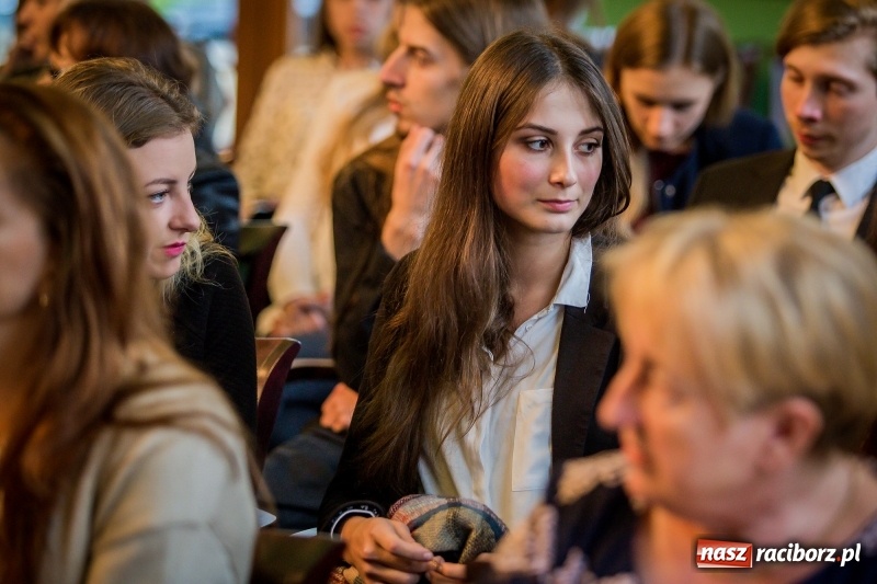 Zdjęcie w galerii na portalu naszraciborz.pl: Uroczysta inauguracja nowego roku akademickiego w PWSZ w Raciborzu  wiadomości z regionu