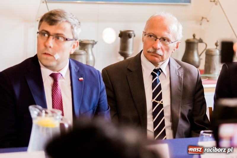 Zdjęcie w galerii na portalu naszraciborz.pl: Konferencja poświęcona powodzi tysiąclecia z udziałem wojewody śląskiego wiadomości z regionu