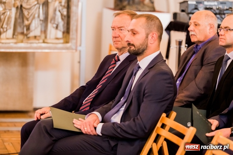 Zdjęcie w galerii na portalu naszraciborz.pl: Konferencja poświęcona powodzi tysiąclecia z udziałem wojewody śląskiego wiadomości z regionu