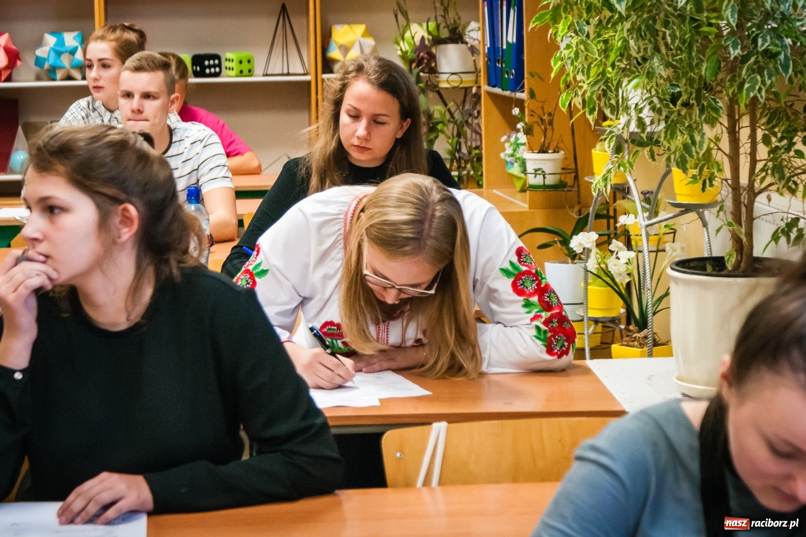 Zdjęcie w galerii na portalu naszraciborz.pl: Uczniowie II LO rywalizowali o tytuł poligloty wiadomości z regionu