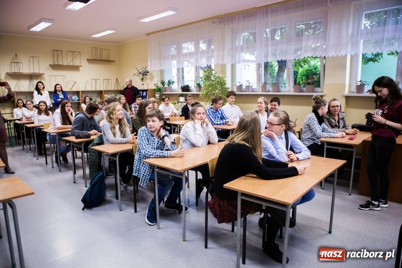 Zdjęcie w galerii na portalu naszraciborz.pl: Języki obce nie są mi obce. V Powiatowy Konkurs Językowy dla uczniów szkoły podstawowej i gimnazjum wiadomości z regionu