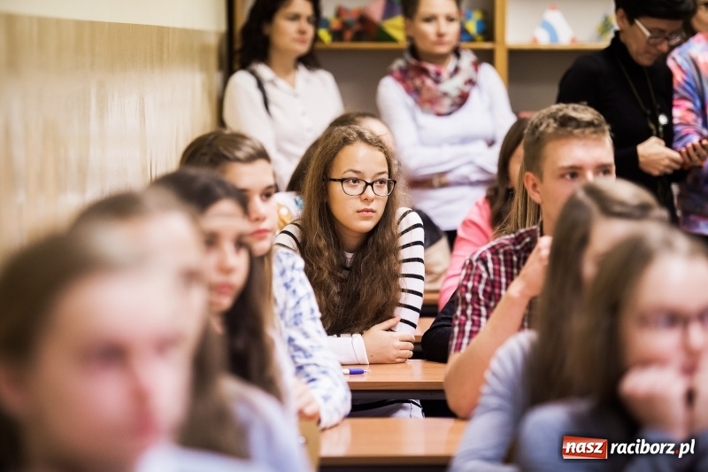 Zdjęcie w galerii na portalu naszraciborz.pl: Języki obce nie są mi obce. V Powiatowy Konkurs Językowy dla uczniów szkoły podstawowej i gimnazjum wiadomości z regionu