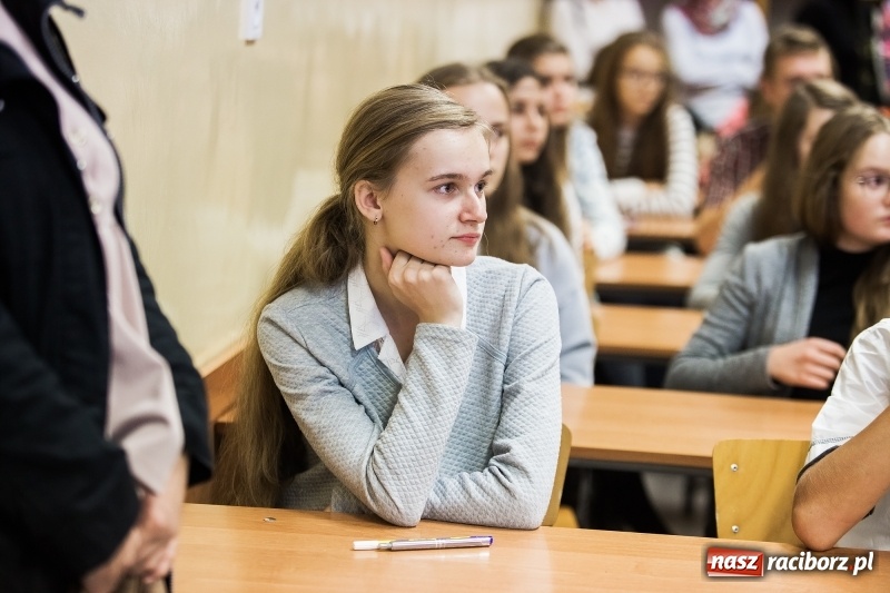 Zdjęcie w galerii na portalu naszraciborz.pl: Języki obce nie są mi obce. V Powiatowy Konkurs Językowy dla uczniów szkoły podstawowej i gimnazjum wiadomości z regionu