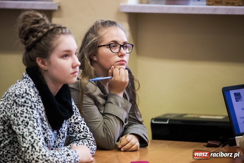 Zdjęcie w galerii na portalu naszraciborz.pl: Języki obce nie są mi obce. V Powiatowy Konkurs Językowy dla uczniów szkoły podstawowej i gimnazjum wiadomości z regionu