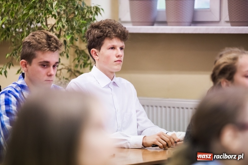 Zdjęcie w galerii na portalu naszraciborz.pl: Języki obce nie są mi obce. V Powiatowy Konkurs Językowy dla uczniów szkoły podstawowej i gimnazjum wiadomości z regionu