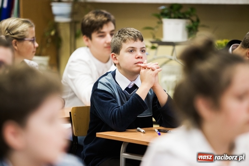 Zdjęcie w galerii na portalu naszraciborz.pl: Języki obce nie są mi obce. V Powiatowy Konkurs Językowy dla uczniów szkoły podstawowej i gimnazjum wiadomości z regionu