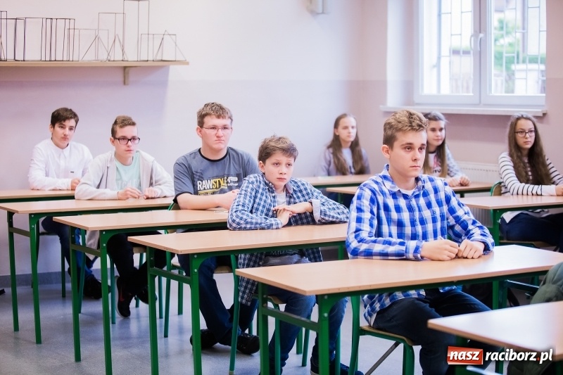 Zdjęcie w galerii na portalu naszraciborz.pl: Języki obce nie są mi obce. V Powiatowy Konkurs Językowy dla uczniów szkoły podstawowej i gimnazjum wiadomości z regionu