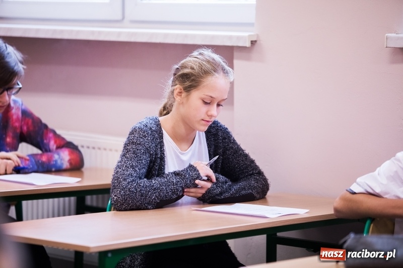 Zdjęcie w galerii na portalu naszraciborz.pl: Języki obce nie są mi obce. V Powiatowy Konkurs Językowy dla uczniów szkoły podstawowej i gimnazjum wiadomości z regionu