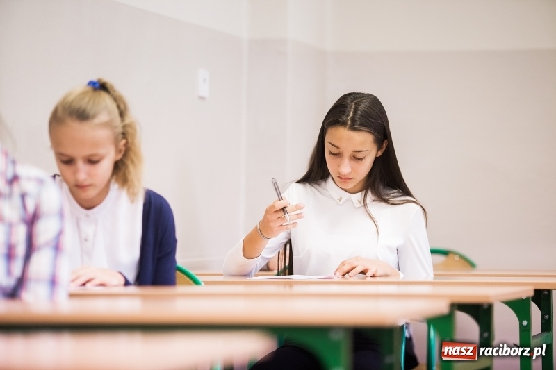 Zdjęcie w galerii na portalu naszraciborz.pl: Języki obce nie są mi obce. V Powiatowy Konkurs Językowy dla uczniów szkoły podstawowej i gimnazjum wiadomości z regionu