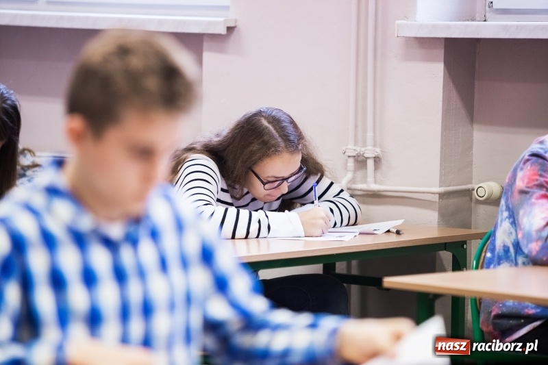 Zdjęcie w galerii na portalu naszraciborz.pl: Języki obce nie są mi obce. V Powiatowy Konkurs Językowy dla uczniów szkoły podstawowej i gimnazjum wiadomości z regionu