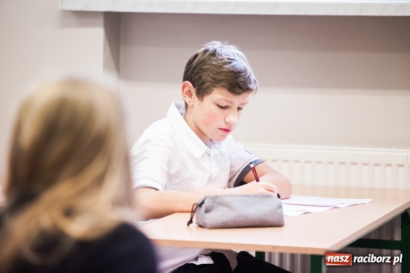 Zdjęcie w galerii na portalu naszraciborz.pl: Języki obce nie są mi obce. V Powiatowy Konkurs Językowy dla uczniów szkoły podstawowej i gimnazjum wiadomości z regionu