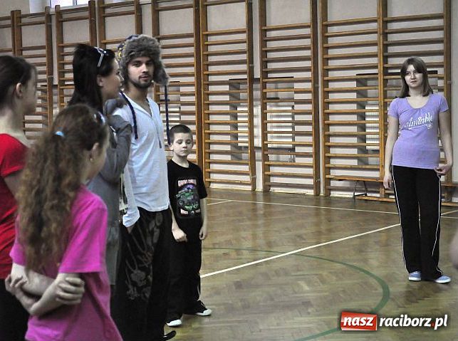 Zdjęcie w galerii na portalu naszraciborz.pl: Tanecznym krokiem z gwiazdami wiadomości z regionu