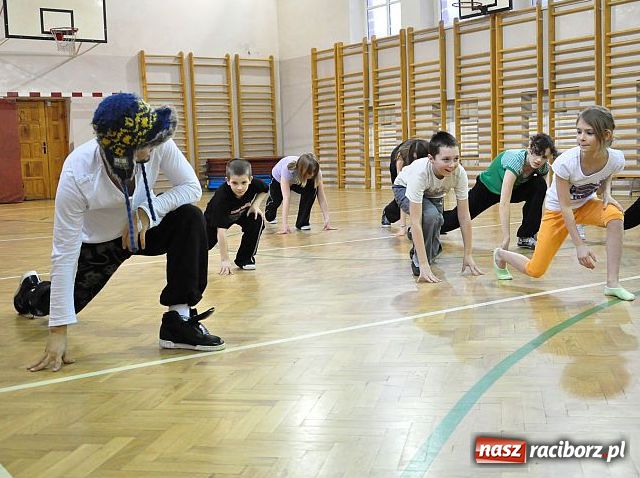 Zdjęcie w galerii na portalu naszraciborz.pl: Tanecznym krokiem z gwiazdami wiadomości z regionu