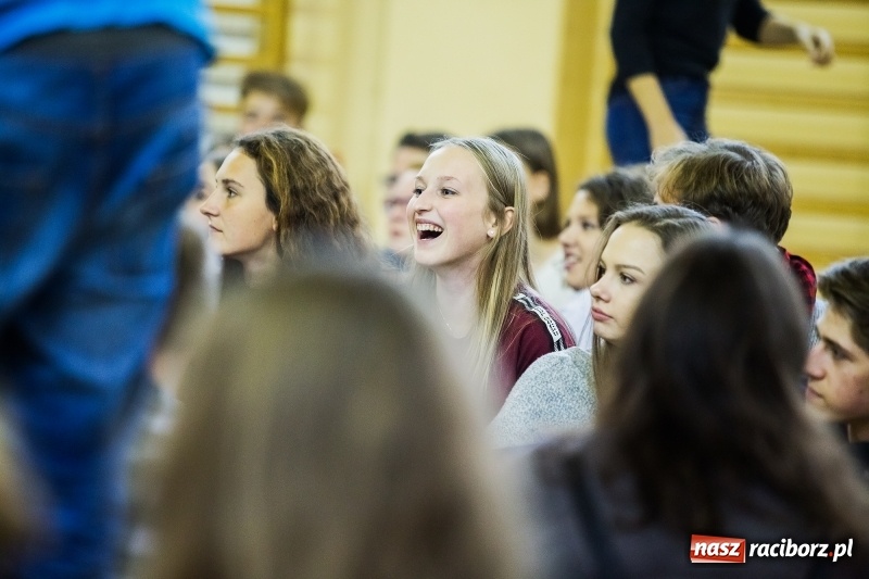 Zdjęcie w galerii na portalu naszraciborz.pl: Turniej gier i zabaw językowych dla uczniów II LO w Raciborzu wiadomości z regionu