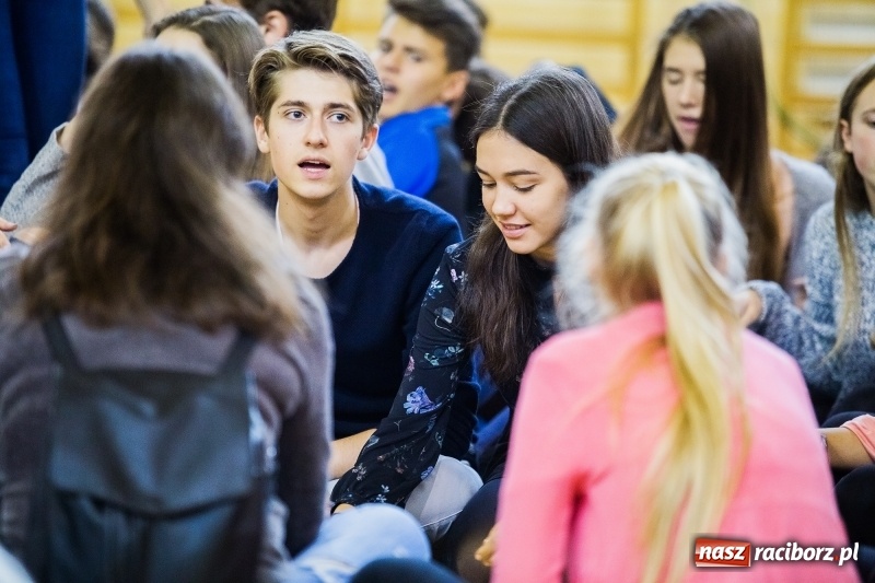 Zdjęcie w galerii na portalu naszraciborz.pl: Turniej gier i zabaw językowych dla uczniów II LO w Raciborzu wiadomości z regionu