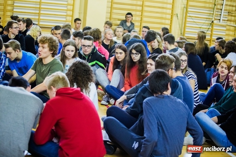 Zdjęcie w galerii na portalu naszraciborz.pl: Turniej gier i zabaw językowych dla uczniów II LO w Raciborzu wiadomości z regionu