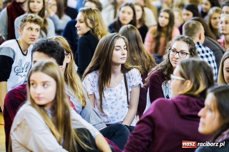 Zdjęcie w galerii na portalu naszraciborz.pl: Turniej gier i zabaw językowych dla uczniów II LO w Raciborzu wiadomości z regionu