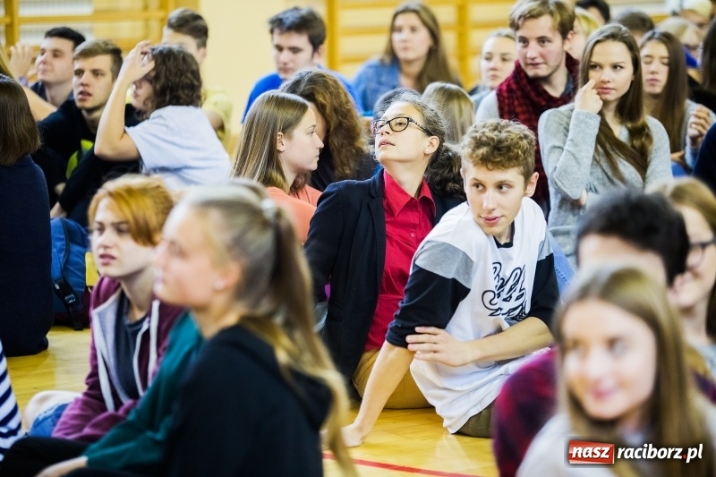 Zdjęcie w galerii na portalu naszraciborz.pl: Turniej gier i zabaw językowych dla uczniów II LO w Raciborzu wiadomości z regionu