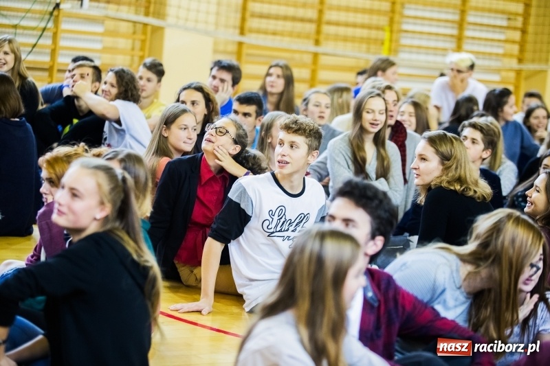 Zdjęcie w galerii na portalu naszraciborz.pl: Turniej gier i zabaw językowych dla uczniów II LO w Raciborzu wiadomości z regionu