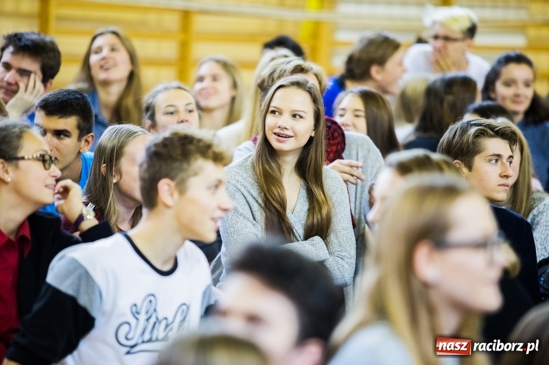 Zdjęcie w galerii na portalu naszraciborz.pl: Turniej gier i zabaw językowych dla uczniów II LO w Raciborzu wiadomości z regionu