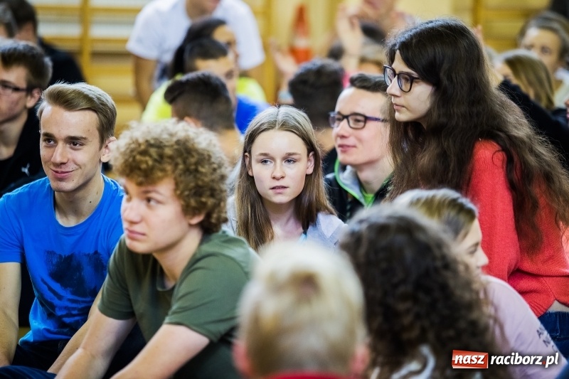 Zdjęcie w galerii na portalu naszraciborz.pl: Turniej gier i zabaw językowych dla uczniów II LO w Raciborzu wiadomości z regionu