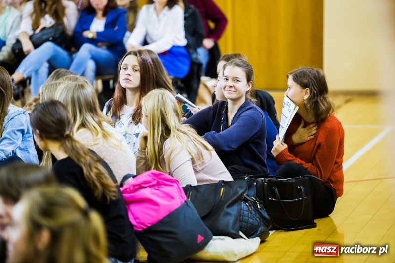 Zdjęcie w galerii na portalu naszraciborz.pl: Turniej gier i zabaw językowych dla uczniów II LO w Raciborzu wiadomości z regionu