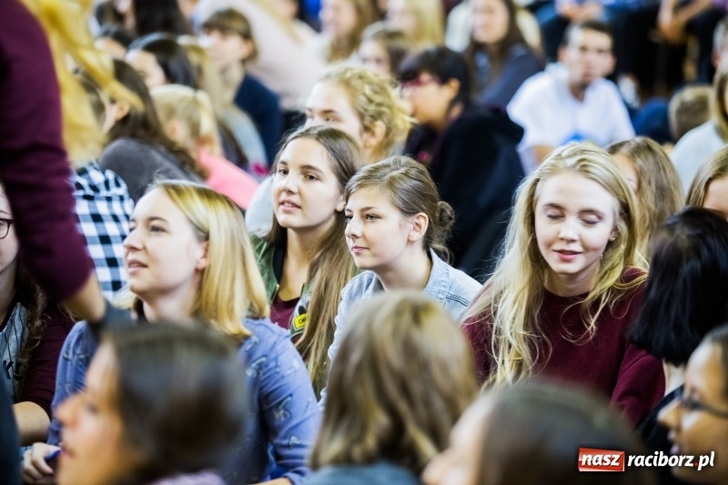 Zdjęcie w galerii na portalu naszraciborz.pl: Turniej gier i zabaw językowych dla uczniów II LO w Raciborzu wiadomości z regionu