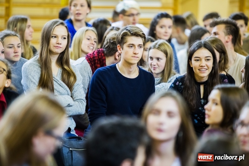 Zdjęcie w galerii na portalu naszraciborz.pl: Turniej gier i zabaw językowych dla uczniów II LO w Raciborzu wiadomości z regionu