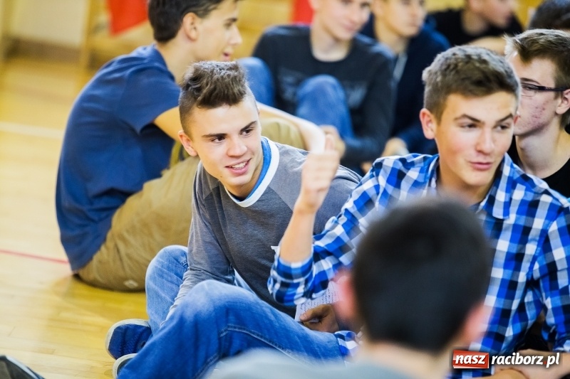 Zdjęcie w galerii na portalu naszraciborz.pl: Turniej gier i zabaw językowych dla uczniów II LO w Raciborzu wiadomości z regionu