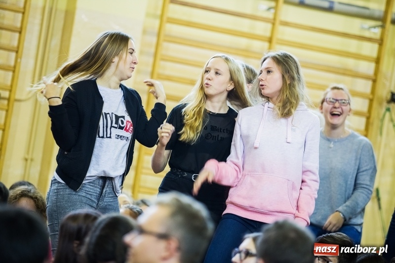 Zdjęcie w galerii na portalu naszraciborz.pl: Turniej gier i zabaw językowych dla uczniów II LO w Raciborzu wiadomości z regionu