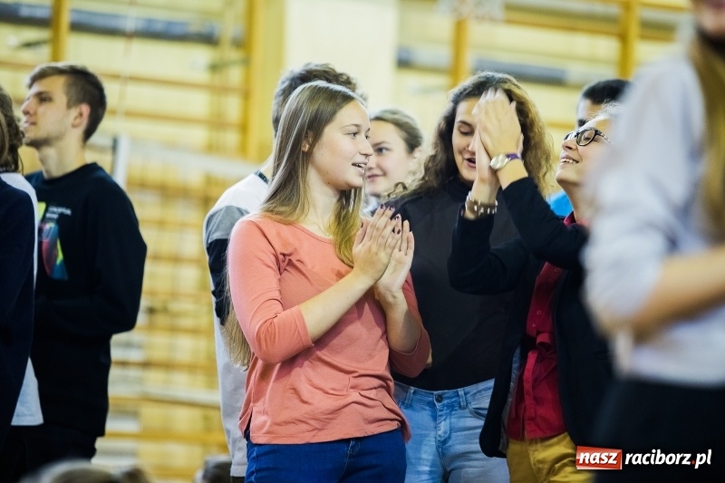 Zdjęcie w galerii na portalu naszraciborz.pl: Turniej gier i zabaw językowych dla uczniów II LO w Raciborzu wiadomości z regionu